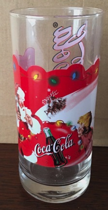 3310-1 € 4,00 coca cola glad kerstman met kind.jpeg